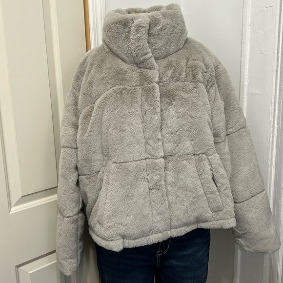 NEW ABERCROMBIE & FITCH MINI PUFFER JACKET & COAT AND TWO POCKET - Picture 5 of 15